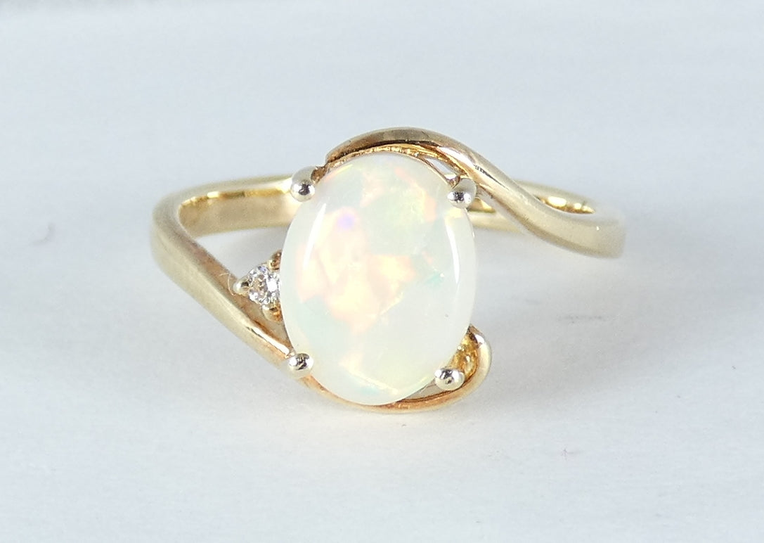 Solid 14ct Yellow Gold Solid White Fire Opal & Diamond Dress Ring Size 7 N 54