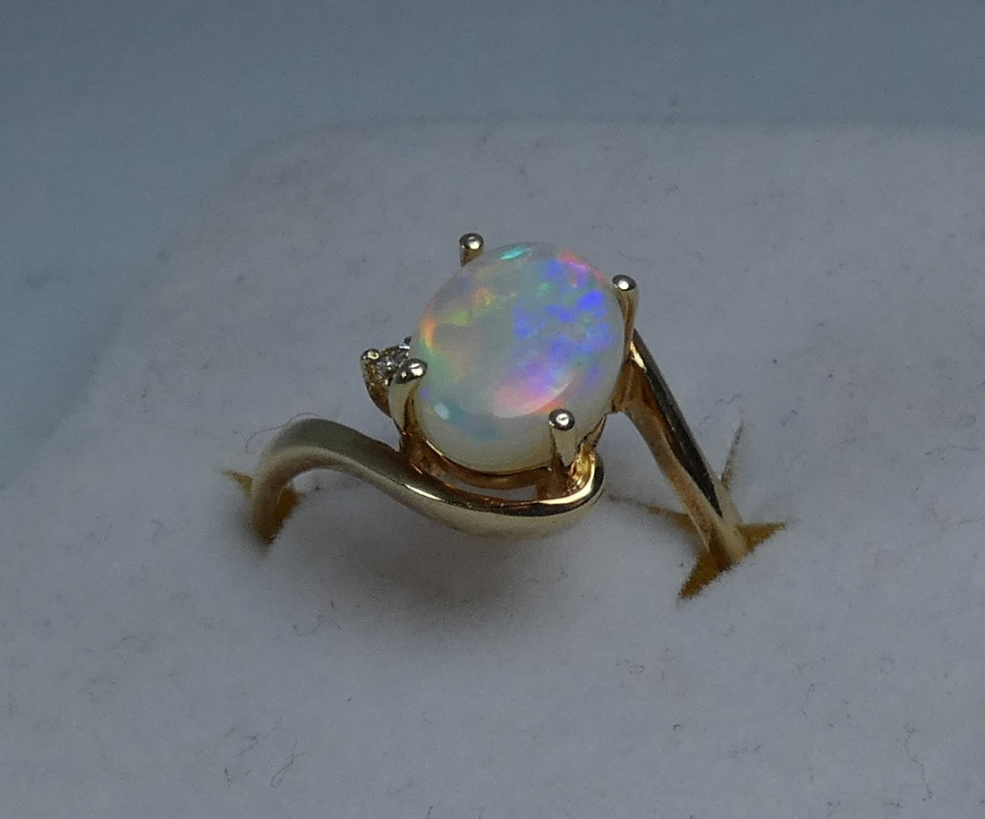 Solid 14ct Yellow Gold Solid White Fire Opal & Diamond Dress Ring Size 7 N 54