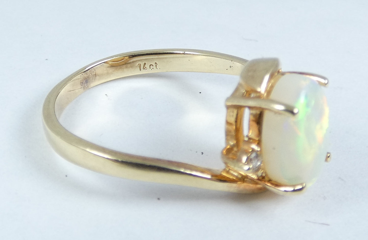 Solid 14ct Yellow Gold Solid White Fire Opal & Diamond Dress Ring Size 7 N 54