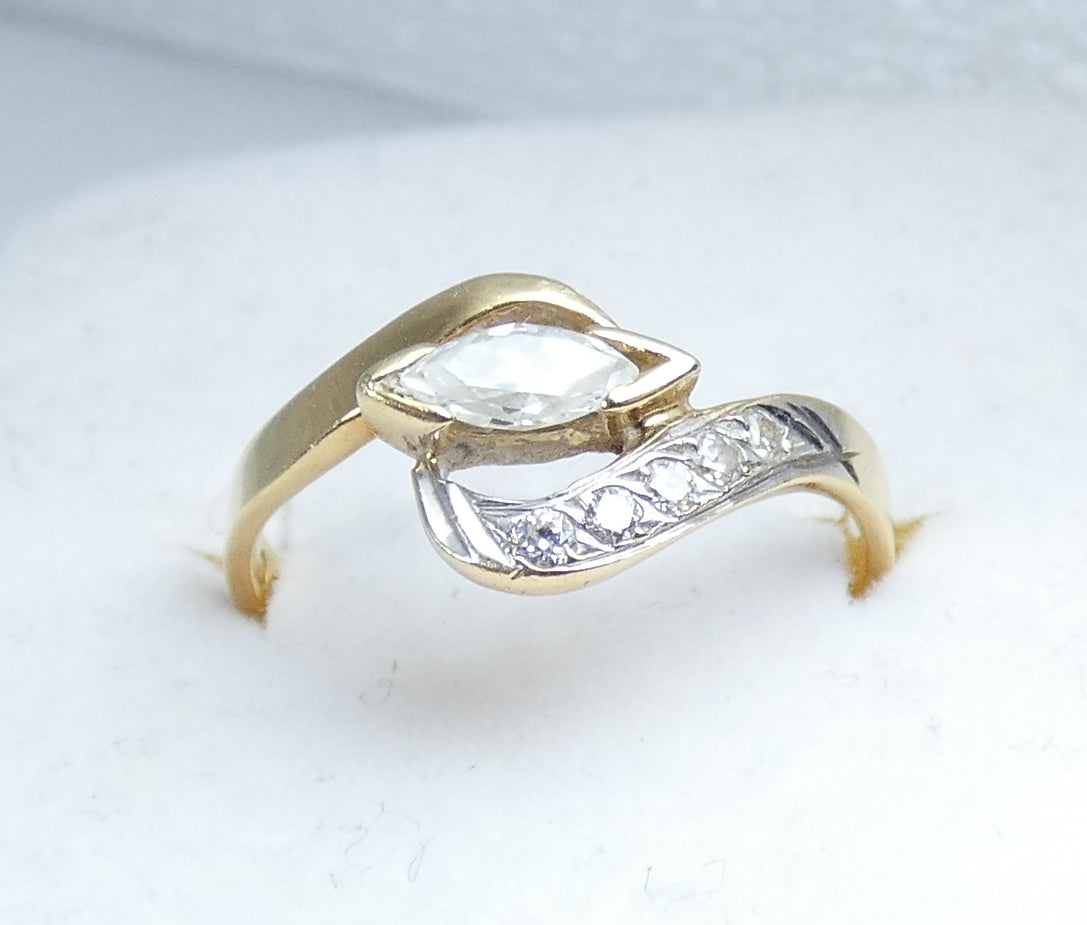 Solid 18ct Yellow Gold Marquise Navette & Round Cut CZ Dress Ring Size 6.5 M 52