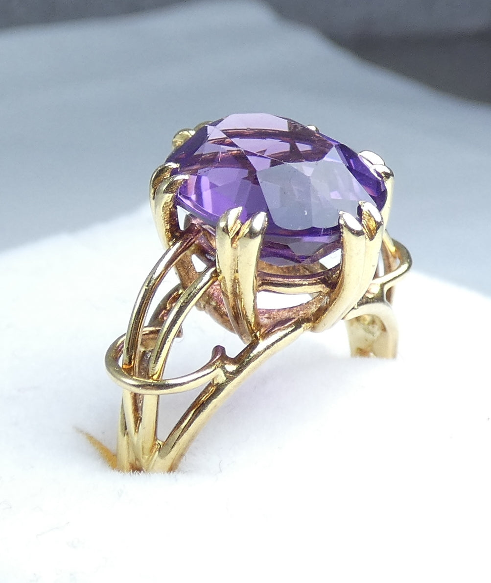 Solid 18ct Yellow Gold Purple Amethyst Solitaire Cocktail Dress Ring Size 6 L 51