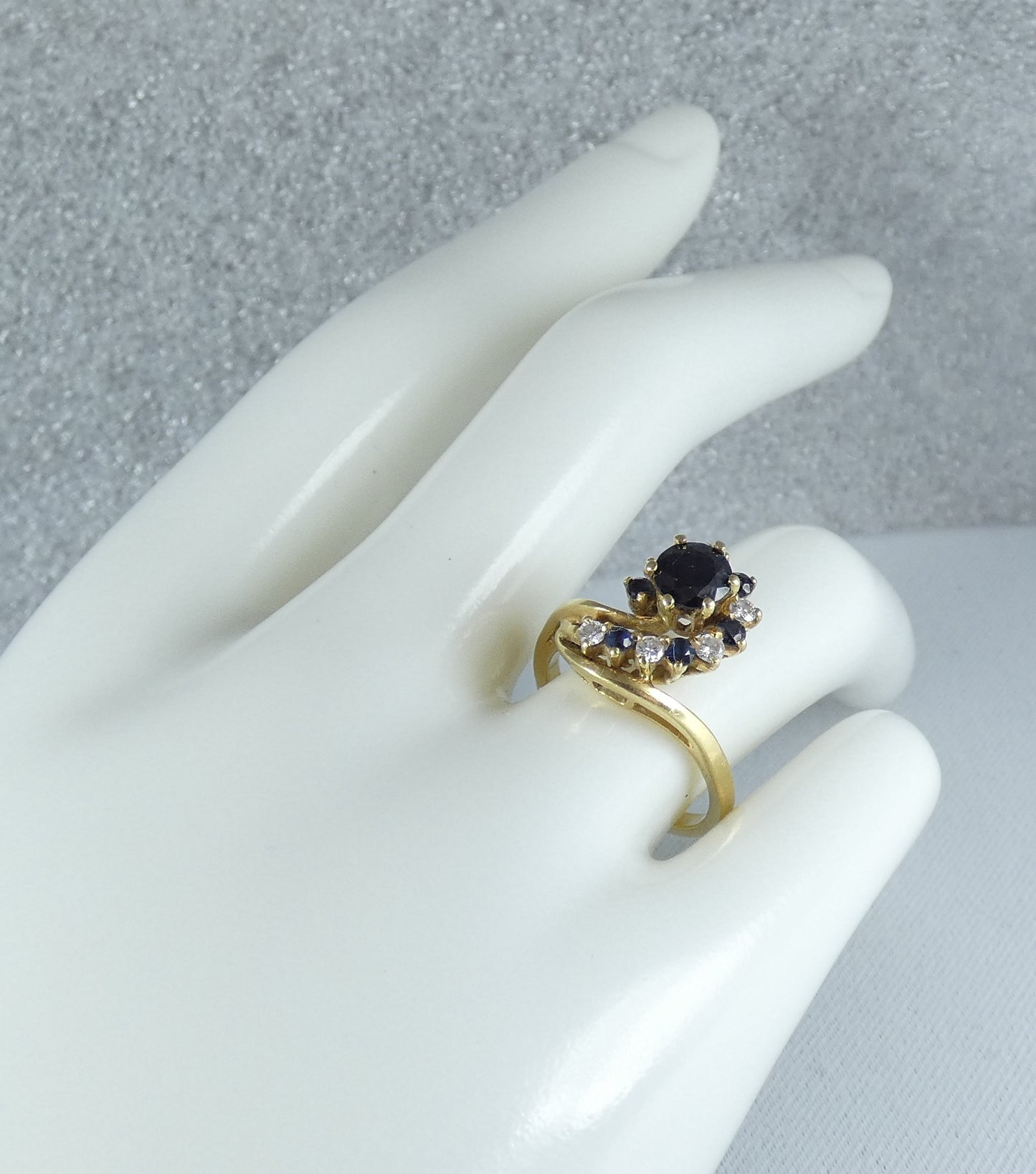 Vintage Solid 18ct Yellow Gold Sapphire & Diamond Dress Ring Size 6.5 M 52