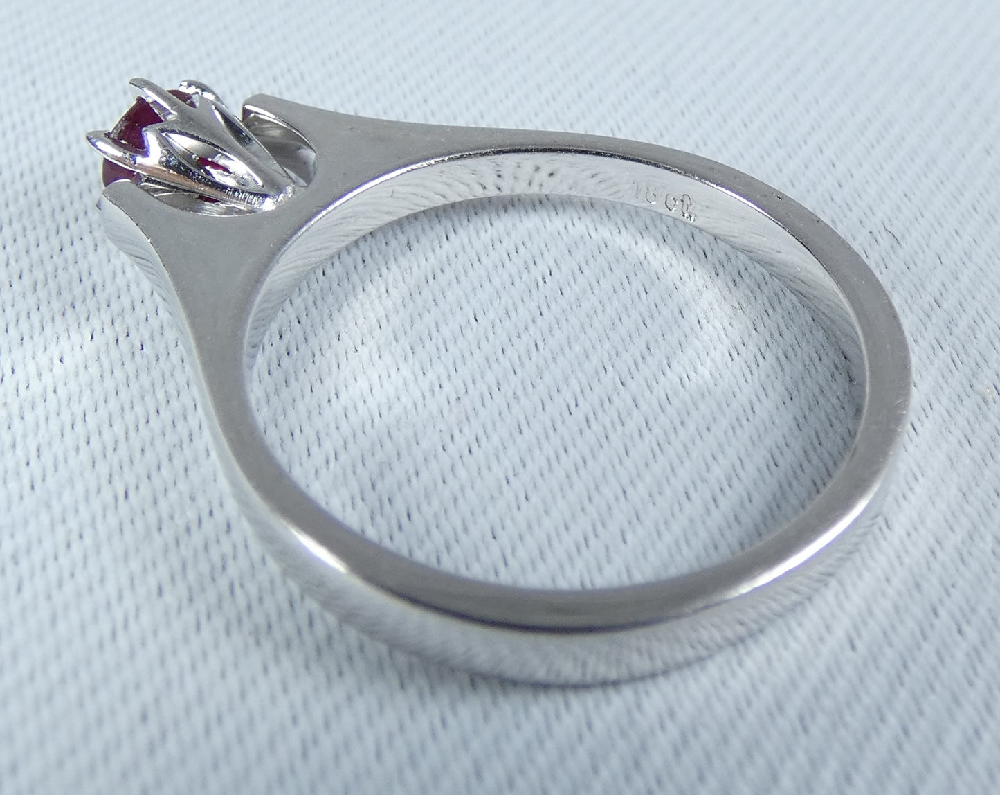 Solid 18ct White Gold 4mm Natural 0.17ct Ruby Solitaire Dress Ring Size 7 N 54