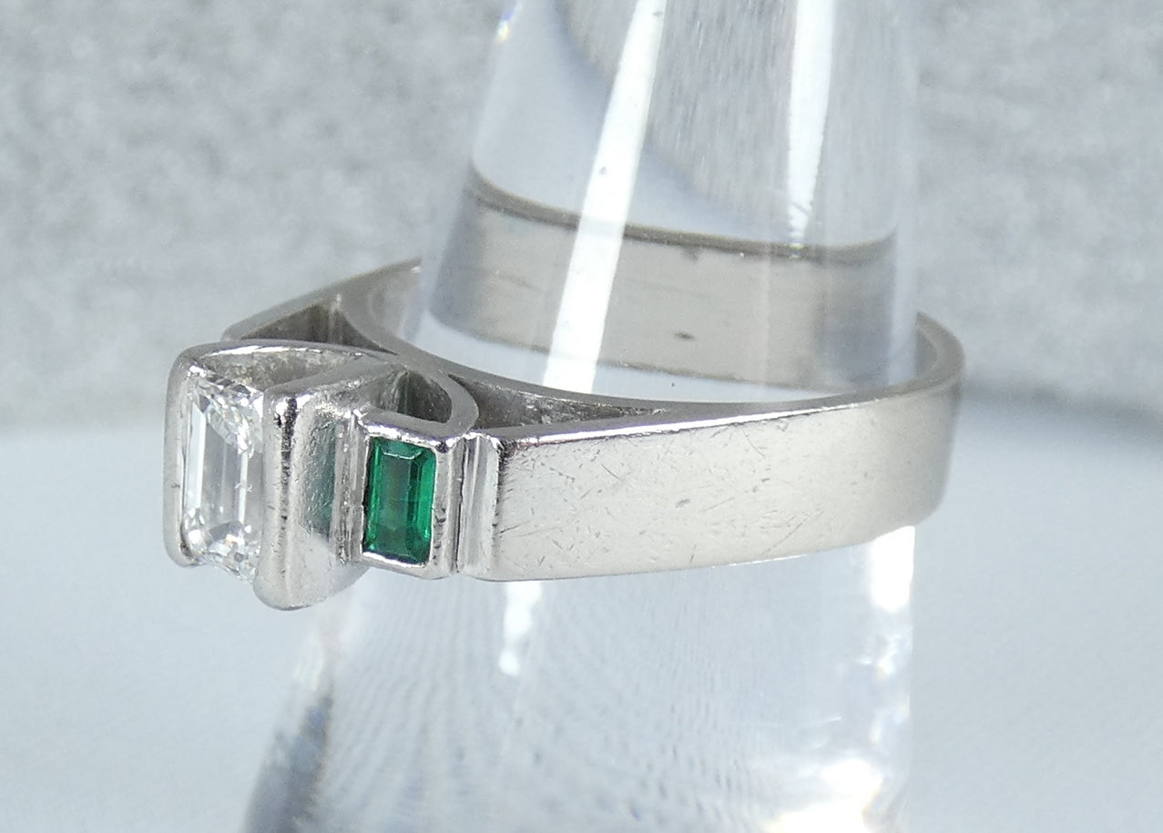 Solid 18ct White Gold 0.63ct Diamond & Emerald Dress Engagement Ring Size 7 N 54