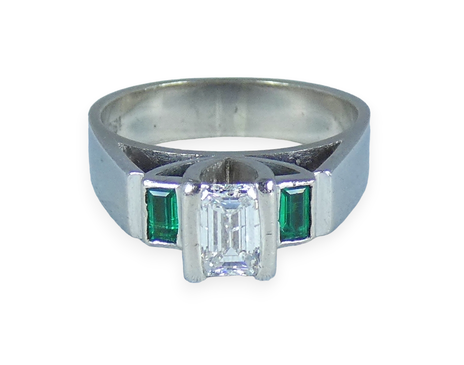 Solid 18ct White Gold 0.63ct Diamond & Emerald Dress Engagement Ring Size 7 N 54