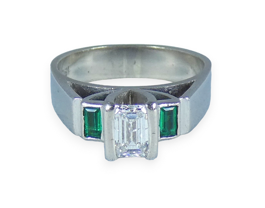 Solid 18ct White Gold 0.63ct Diamond & Emerald Dress Engagement Ring Size 7 N 54