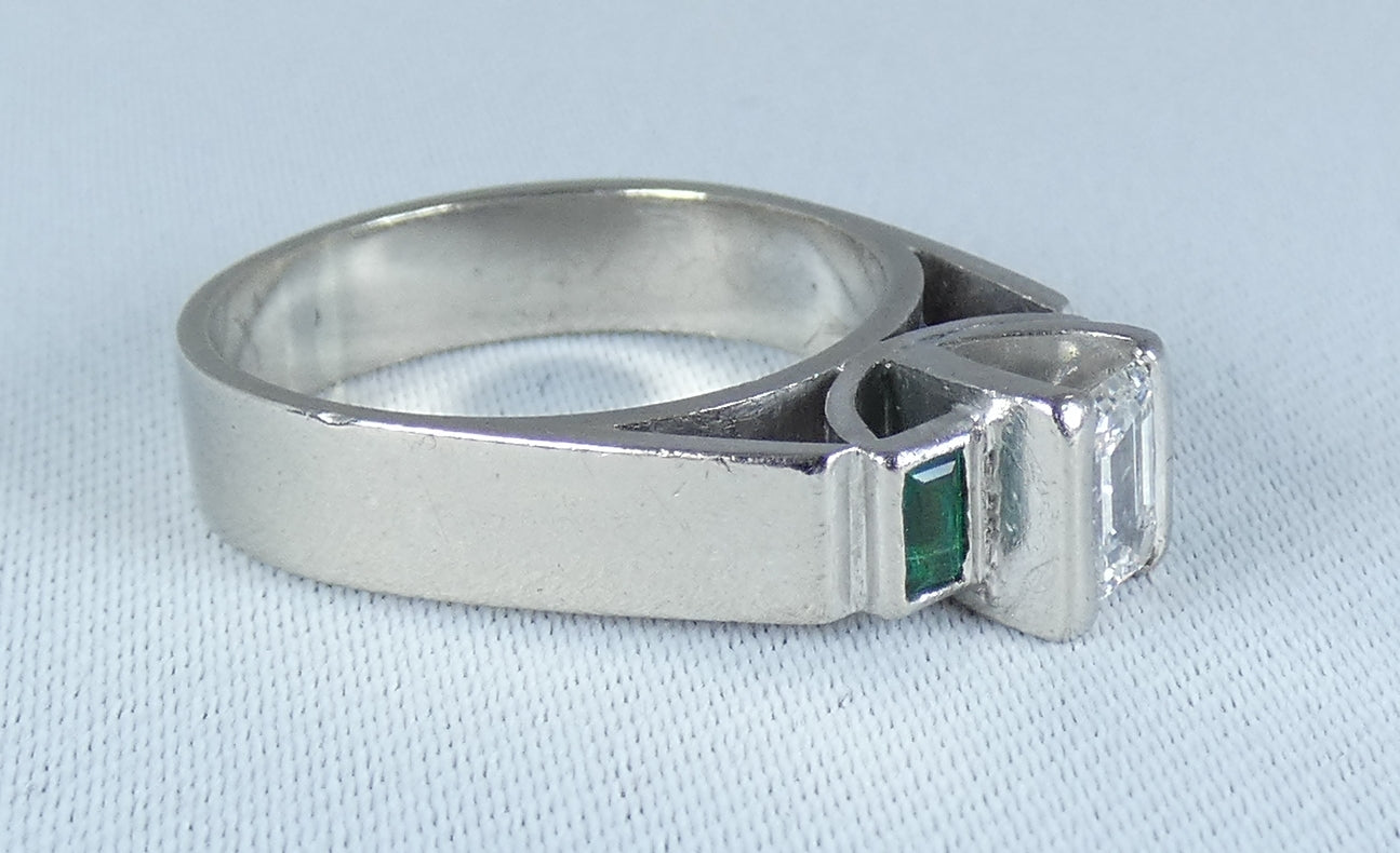 Solid 18ct White Gold 0.63ct Diamond & Emerald Dress Engagement Ring Size 7 N 54