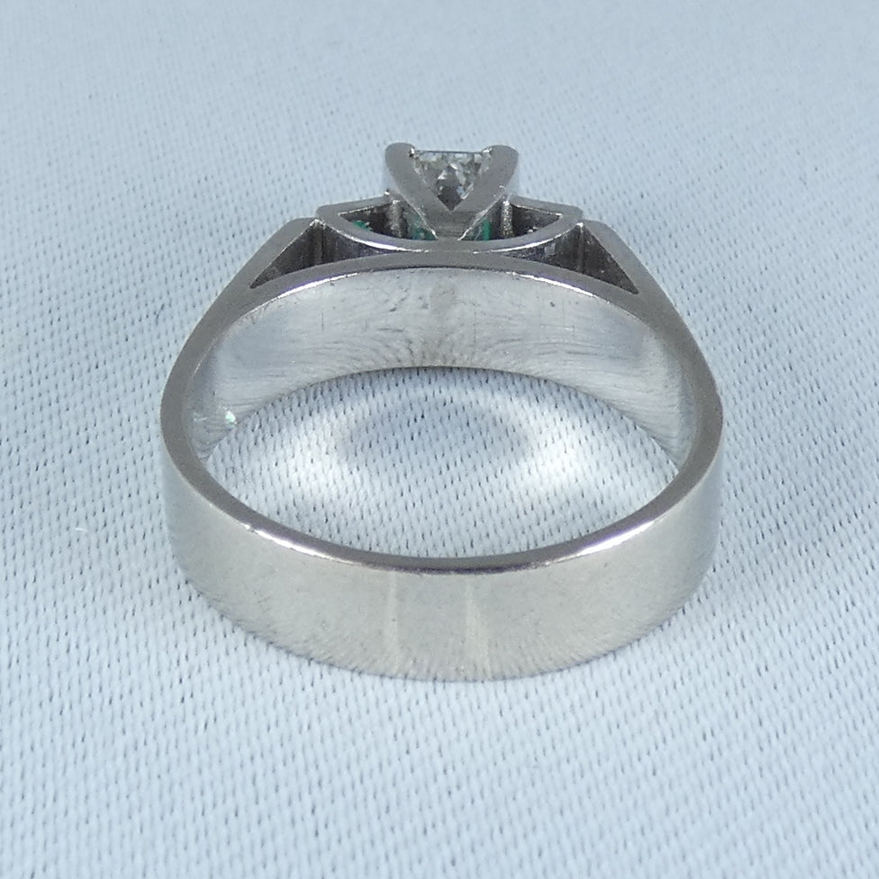 Solid 18ct White Gold 0.63ct Diamond & Emerald Dress Engagement Ring Size 7 N 54