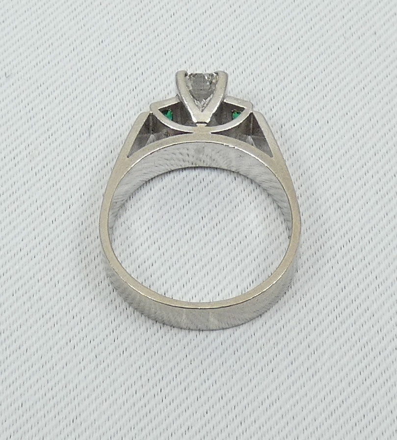 Solid 18ct White Gold 0.63ct Diamond & Emerald Dress Engagement Ring Size 7 N 54