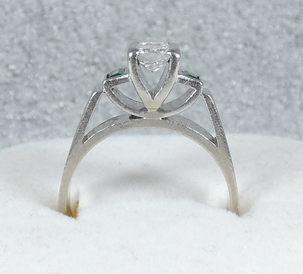 Solid 18ct White Gold 0.63ct Diamond & Emerald Dress Engagement Ring Size 7 N 54