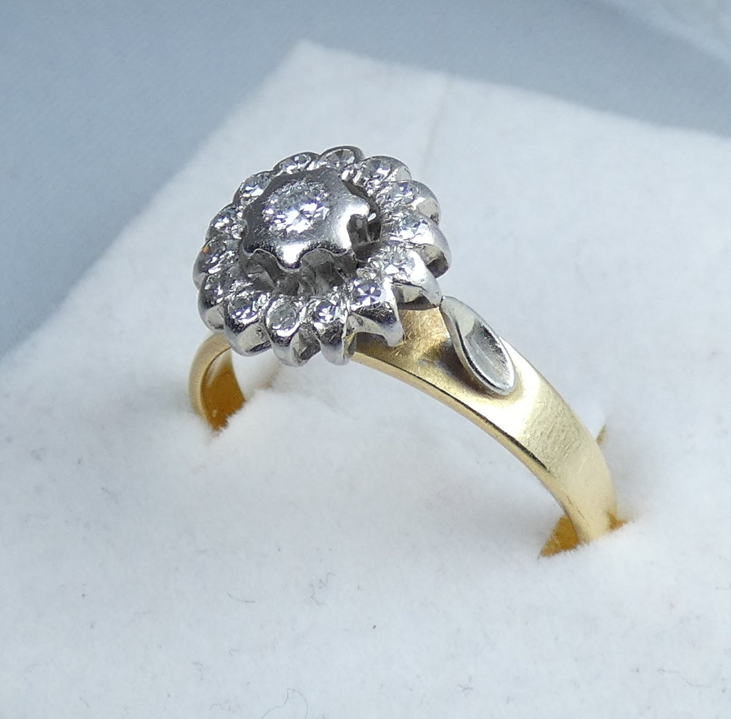 Solid 18ct Yellow Gold 0.30ct Diamond Dress Flower Engagement Ring Size 10 T 61