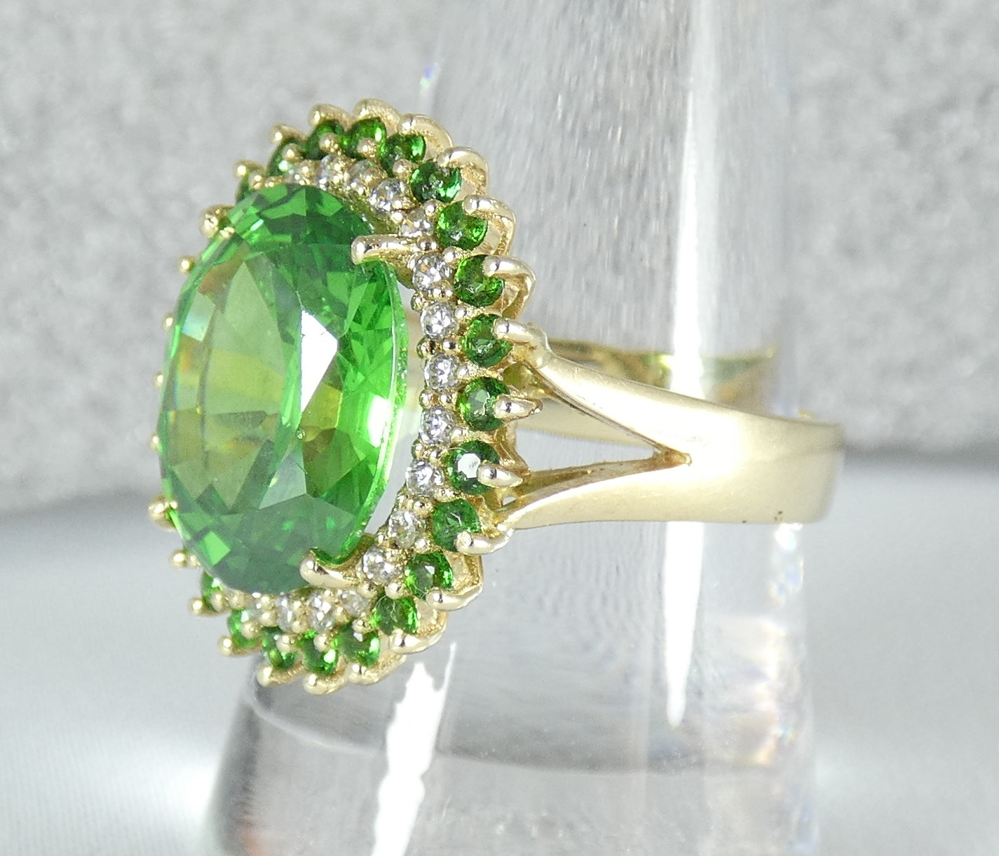 Solid 14ct Yellow Gold Green Peridot Cocktail Cluster Dress Ring Size 10 T 61
