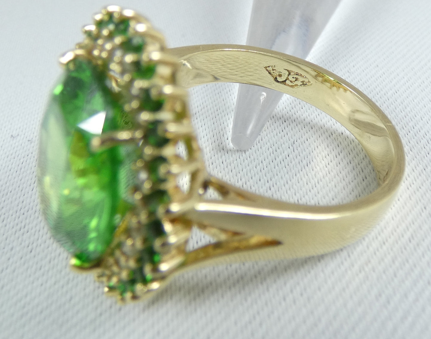 Solid 14ct Yellow Gold Green Peridot Cocktail Cluster Dress Ring Size 10 T 61