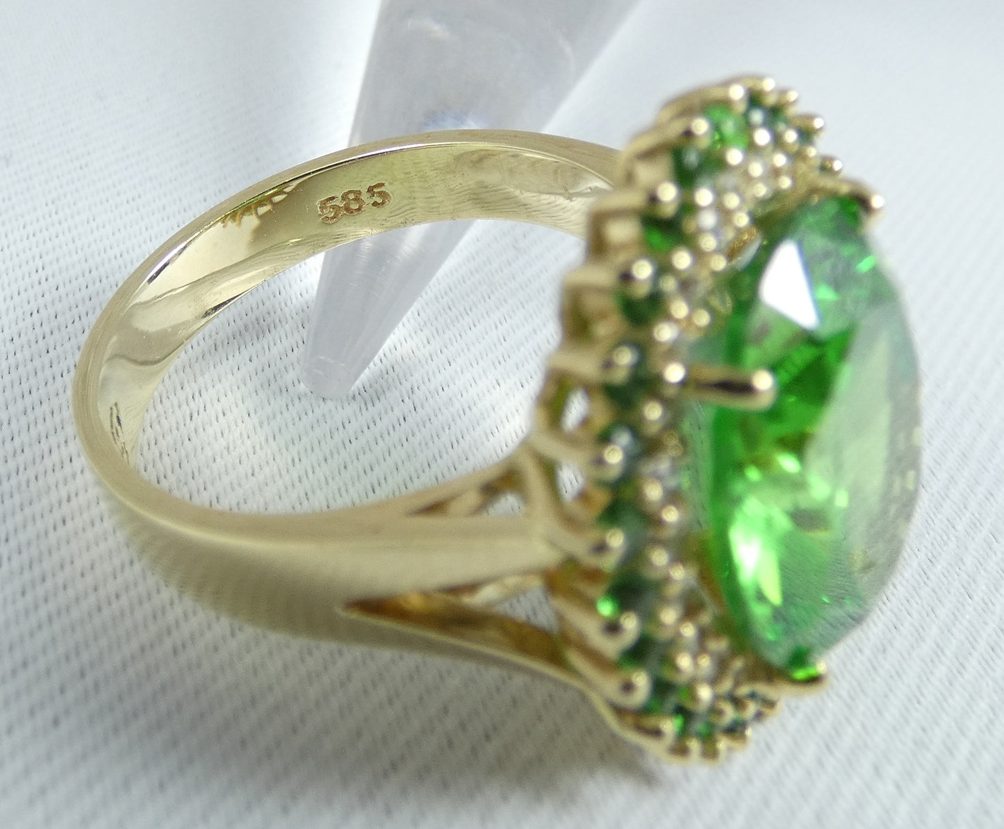 Solid 14ct Yellow Gold Green Peridot Cocktail Cluster Dress Ring Size 10 T 61
