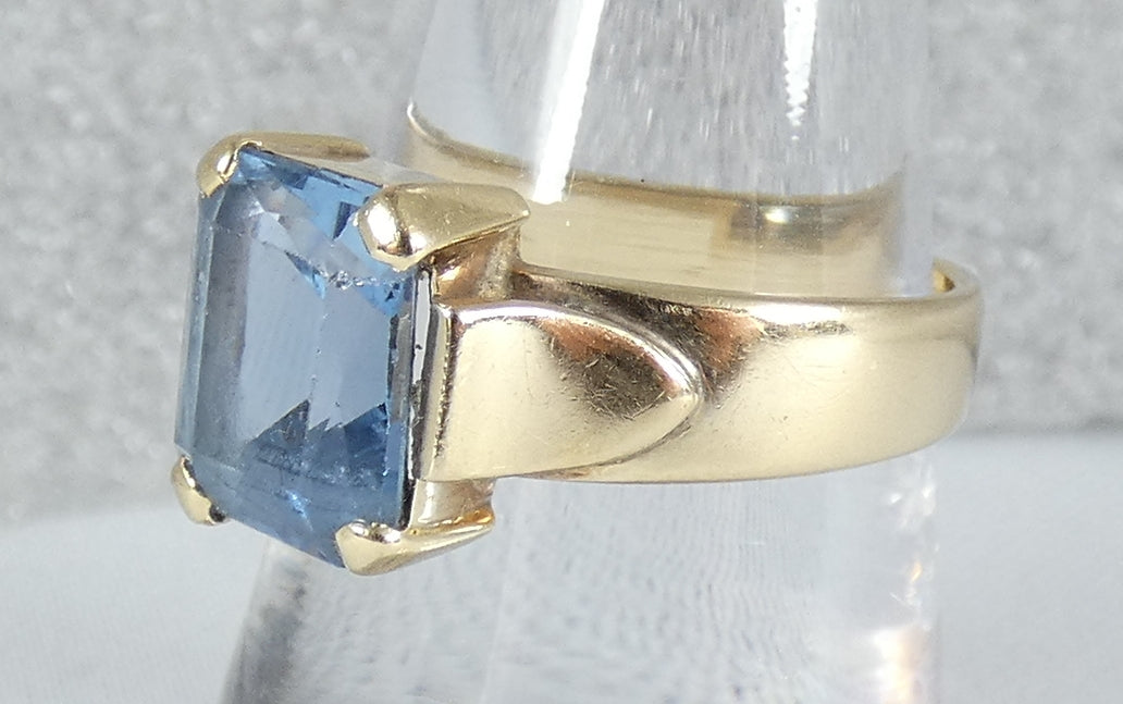 Vintage Solid 9ct Yellow Gold Pale Blue Spinel Cocktail Dress Ring Size 8.5 Q 58