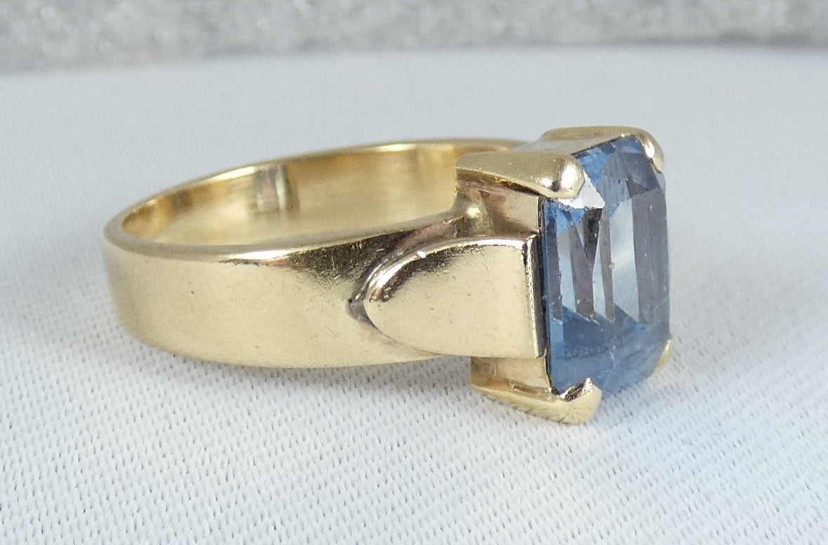 Vintage Solid 9ct Yellow Gold Pale Blue Spinel Cocktail Dress Ring Size 8.5 Q 58