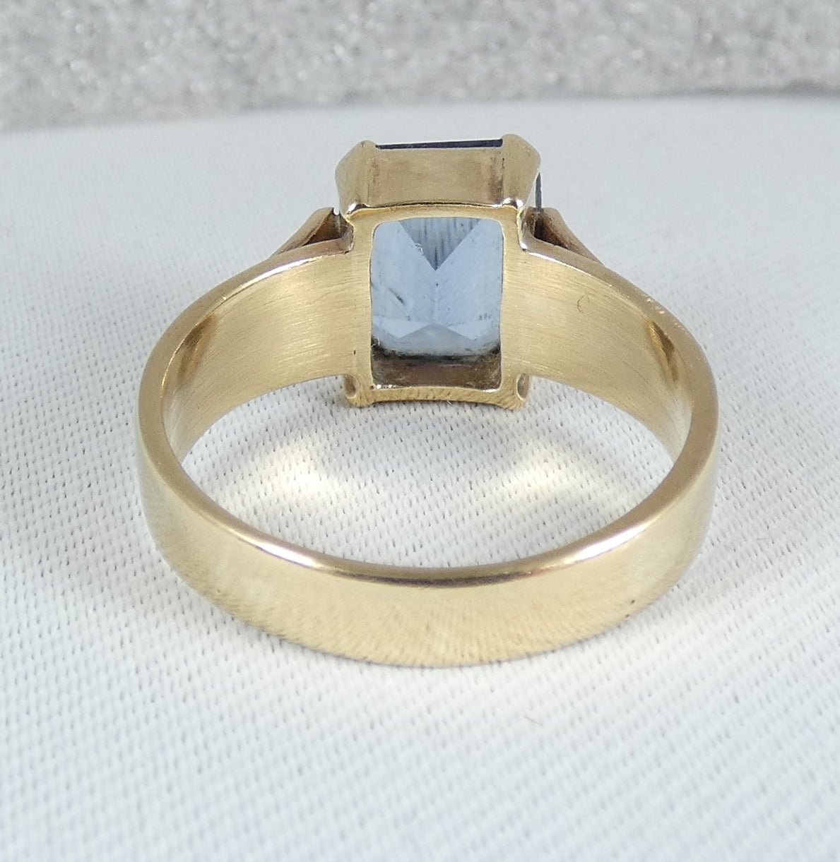 Vintage Solid 9ct Yellow Gold Pale Blue Spinel Cocktail Dress Ring Size 8.5 Q 58