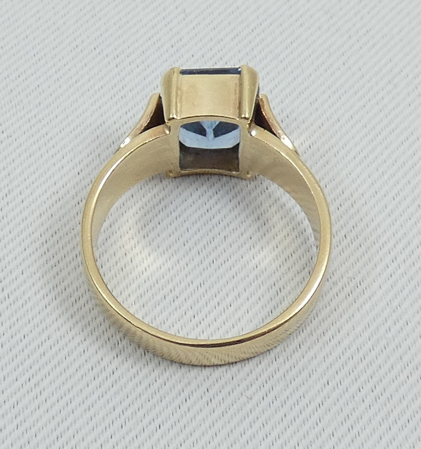 Vintage Solid 9ct Yellow Gold Pale Blue Spinel Cocktail Dress Ring Size 8.5 Q 58