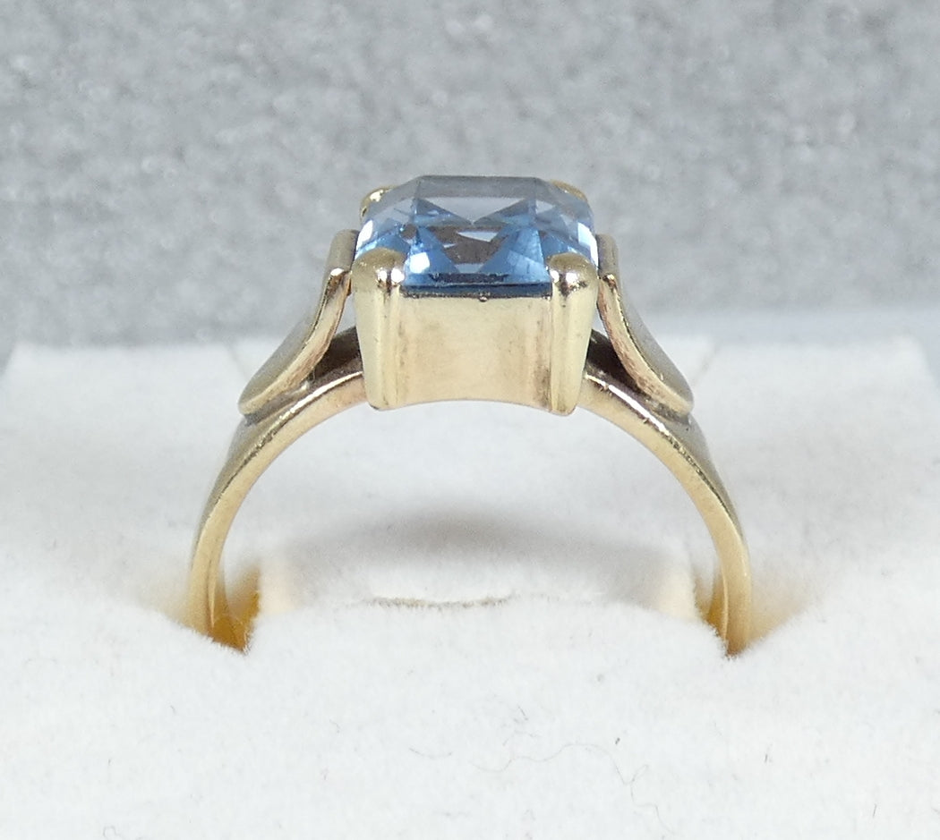 Vintage Solid 9ct Yellow Gold Pale Blue Spinel Cocktail Dress Ring Size 8.5 Q 58