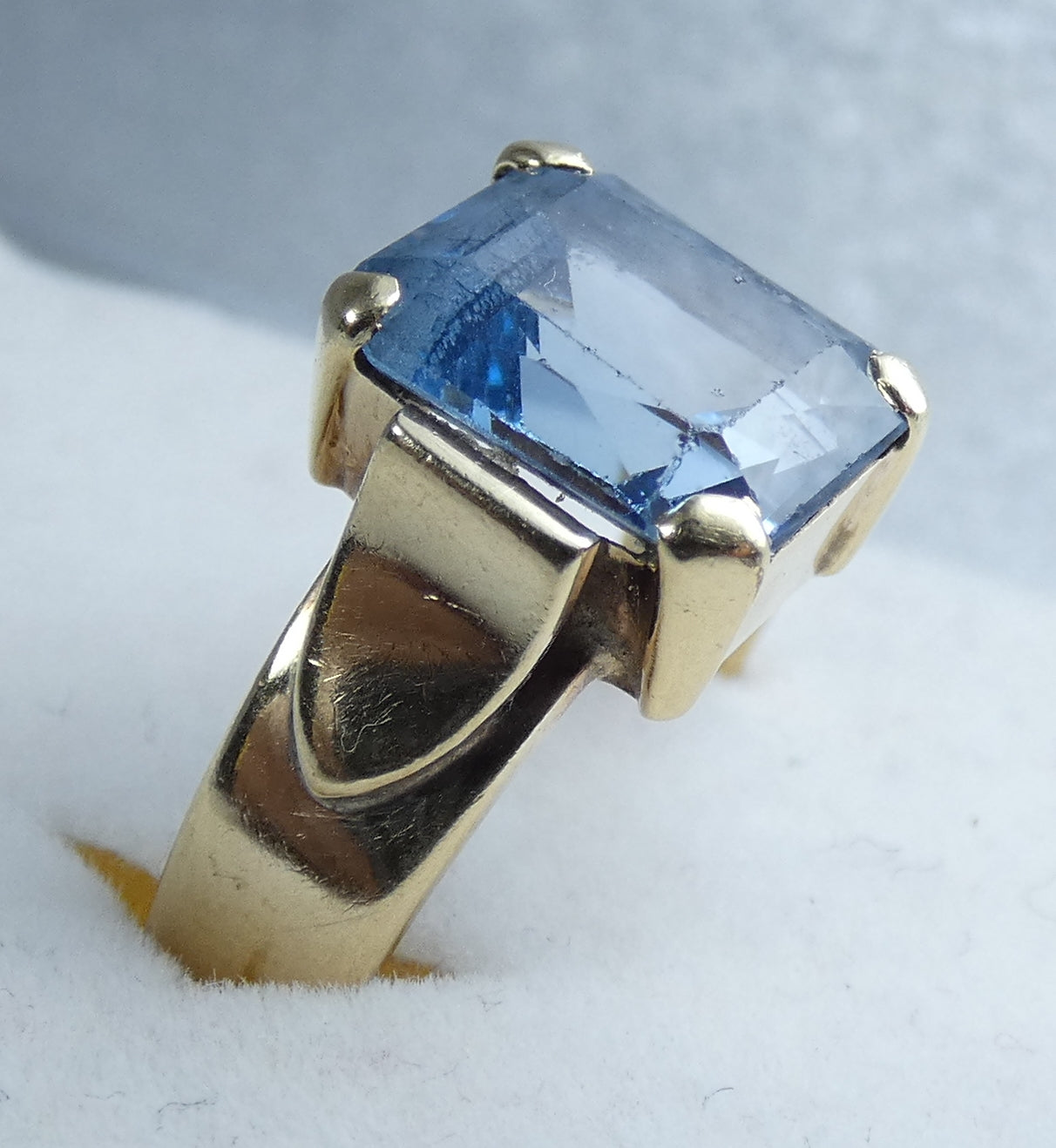 Vintage Solid 9ct Yellow Gold Pale Blue Spinel Cocktail Dress Ring Size 8.5 Q 58