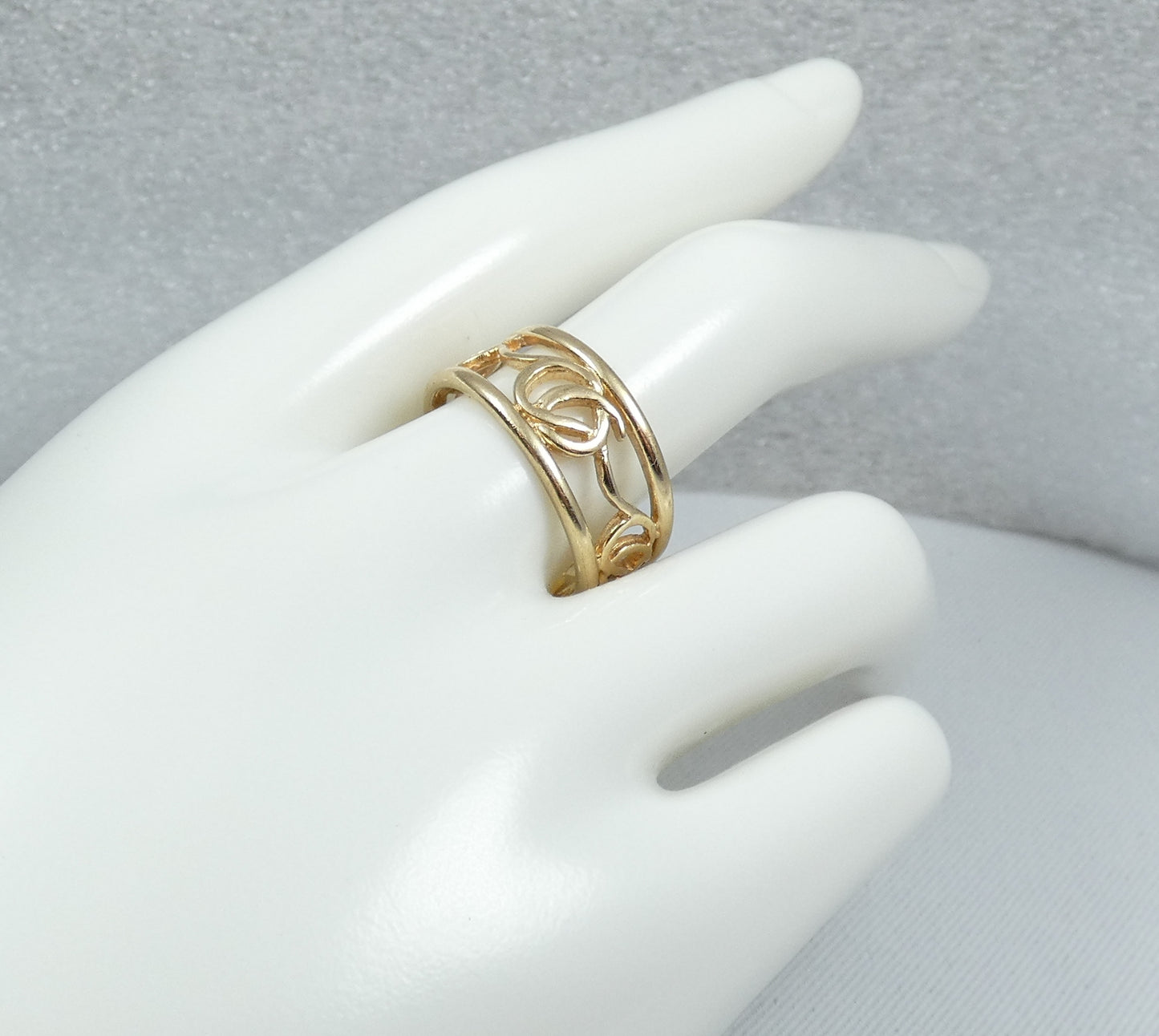 Australian Guild 9ct Yellow Gold Celtic 9mm Band Wedding Dress Ring Size 9 R 59