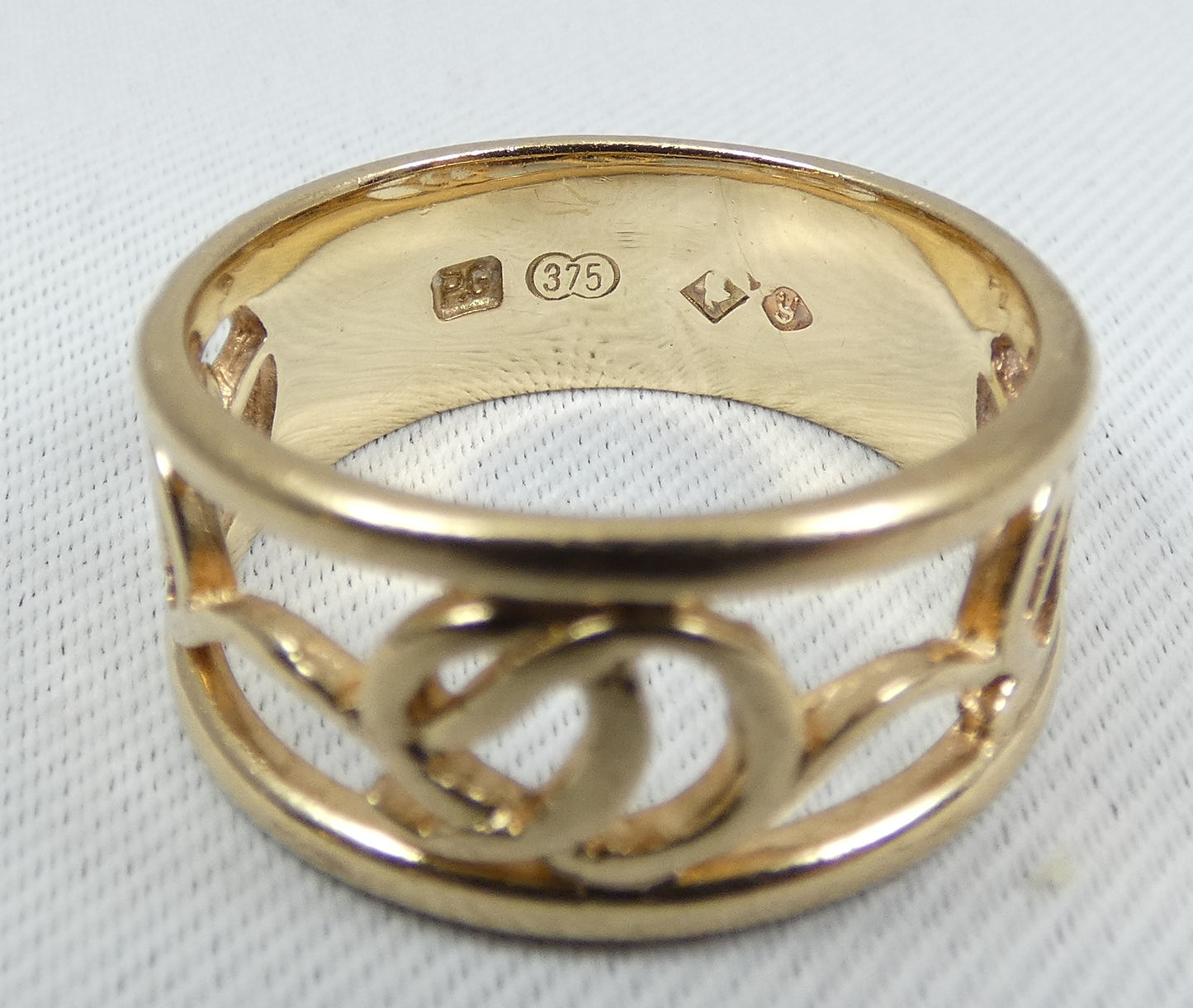 Australian Guild 9ct Yellow Gold Celtic 9mm Band Wedding Dress Ring Size 9 R 59