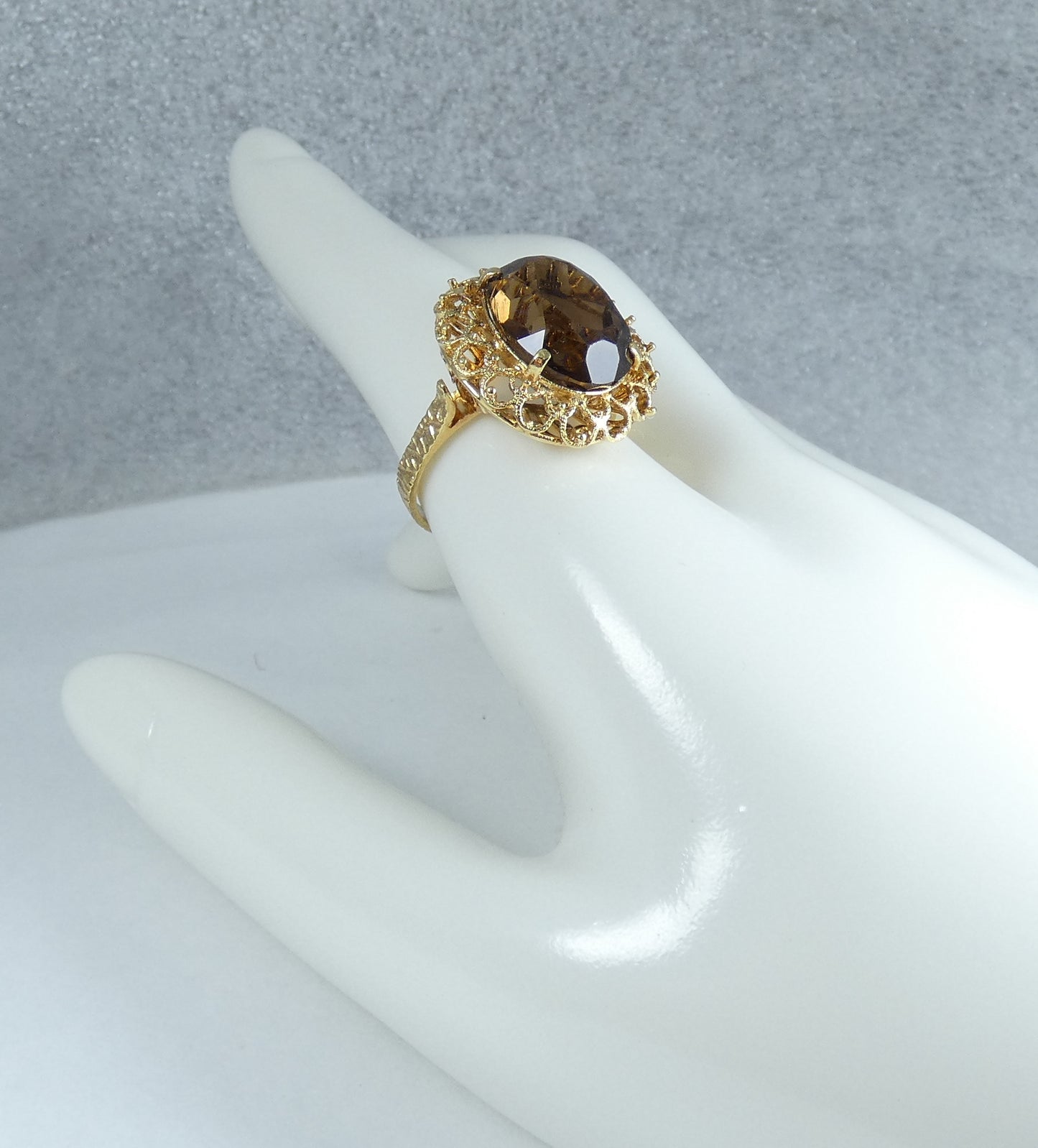 Vintage Italian Solid 18ct Yellow Gold Smoky Quartz Cocktail Ring Size 9 R 59