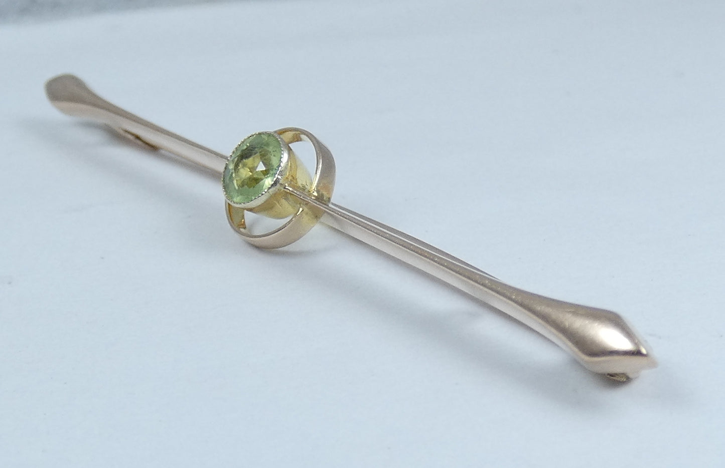 Antique Vintage Solid 9ct Yellow Gold Peridot Solitaire 58mm Bar Brooch Pin 375