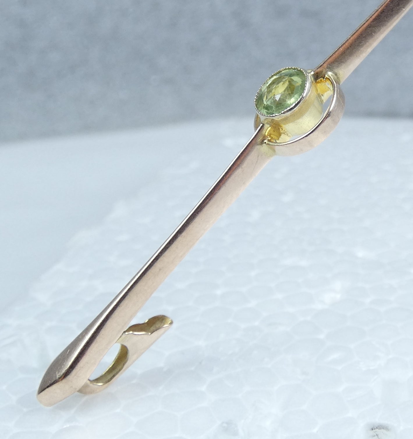 Antique Vintage Solid 9ct Yellow Gold Peridot Solitaire 58mm Bar Brooch Pin 375