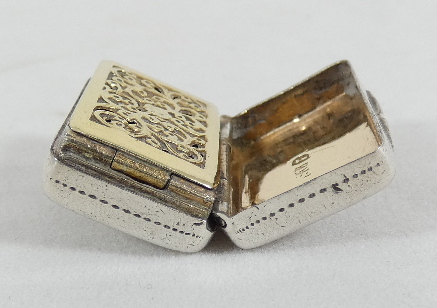 Antique Georgian 1830 Sterling Silver Vinaigrette Perfume Scent Powder Case
