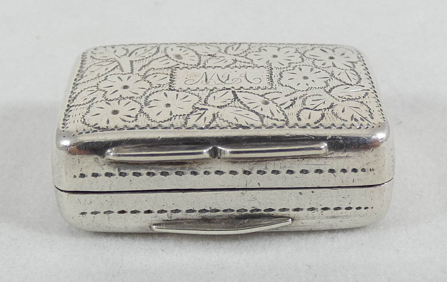 Antique Georgian 1830 Sterling Silver Vinaigrette Perfume Scent Powder Case