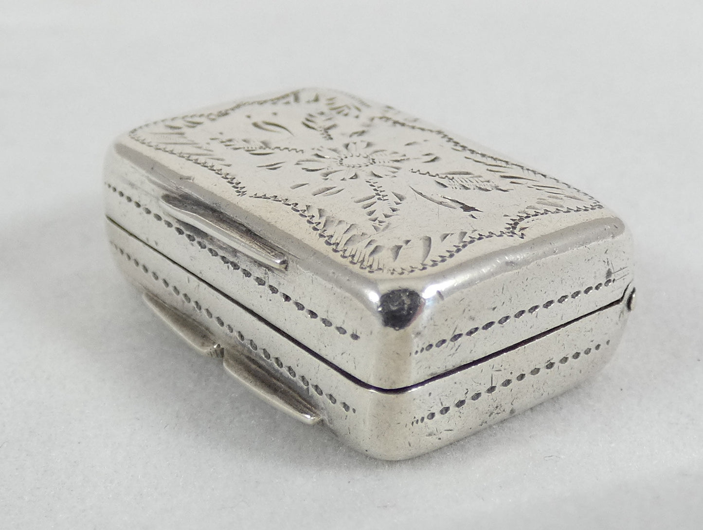 Antique Georgian 1830 Sterling Silver Vinaigrette Perfume Scent Powder Case