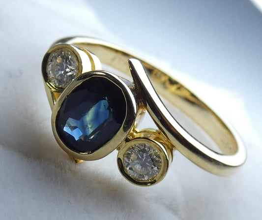 Solid 18ct Yellow Gold Parti Sapphire & Diamond Trilogy Dress Ring Size 6.5 M 52