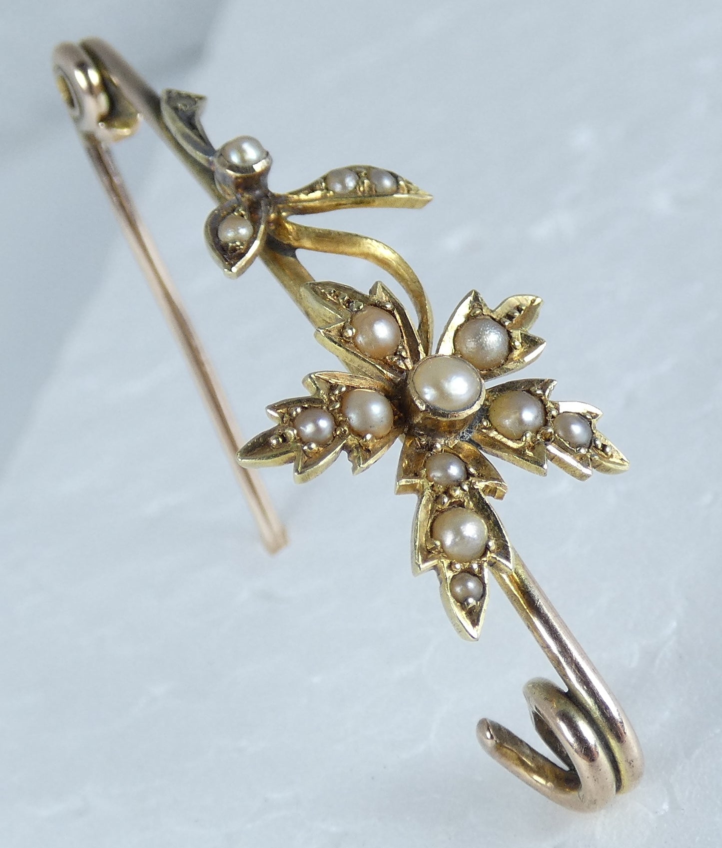 Antique Edwardian 1910 Solid 15ct Yellow Gold & Seed Pearl Flower Bar Brooch Pin