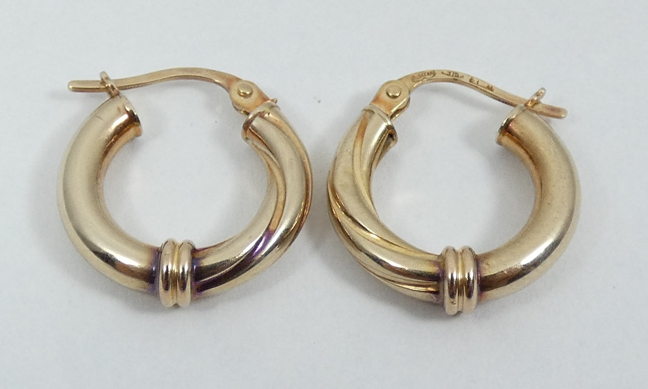Italian Solid 9ct Yellow Gold Pair of 16mm Half Twist Hoop Earrings Set UnoaErre