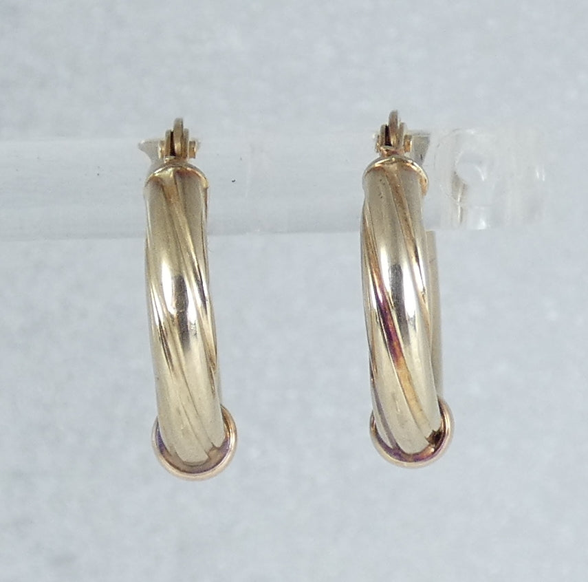 Italian Solid 9ct Yellow Gold Pair of 16mm Half Twist Hoop Earrings Set UnoaErre