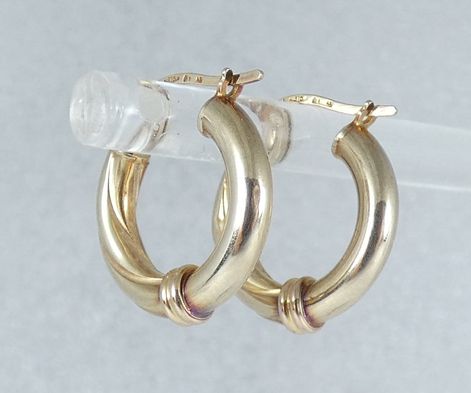Italian Solid 9ct Yellow Gold Pair of 16mm Half Twist Hoop Earrings Set UnoaErre