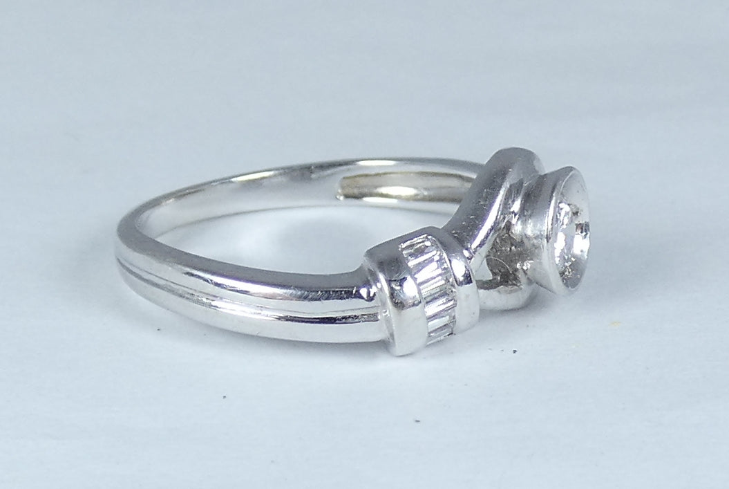 Vintage Solid 18ct White Gold 0.2ct Diamond Buckle Dress Ring Size 5.5 K 50 750