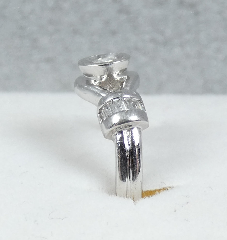 Vintage Solid 18ct White Gold 0.2ct Diamond Buckle Dress Ring Size 5.5 K 50 750