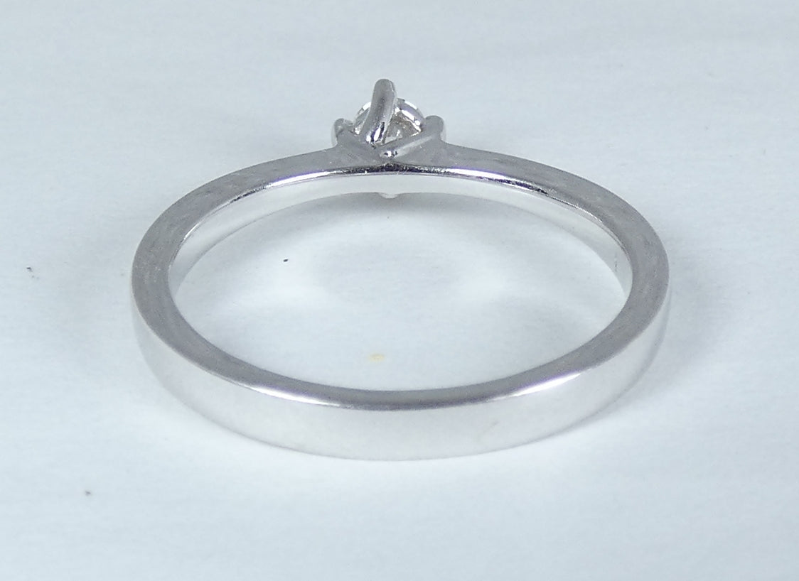 Solid 18ct White Gold 0.15ct Diamond Solitaire Engagement Dress Ring Size 5 J 49