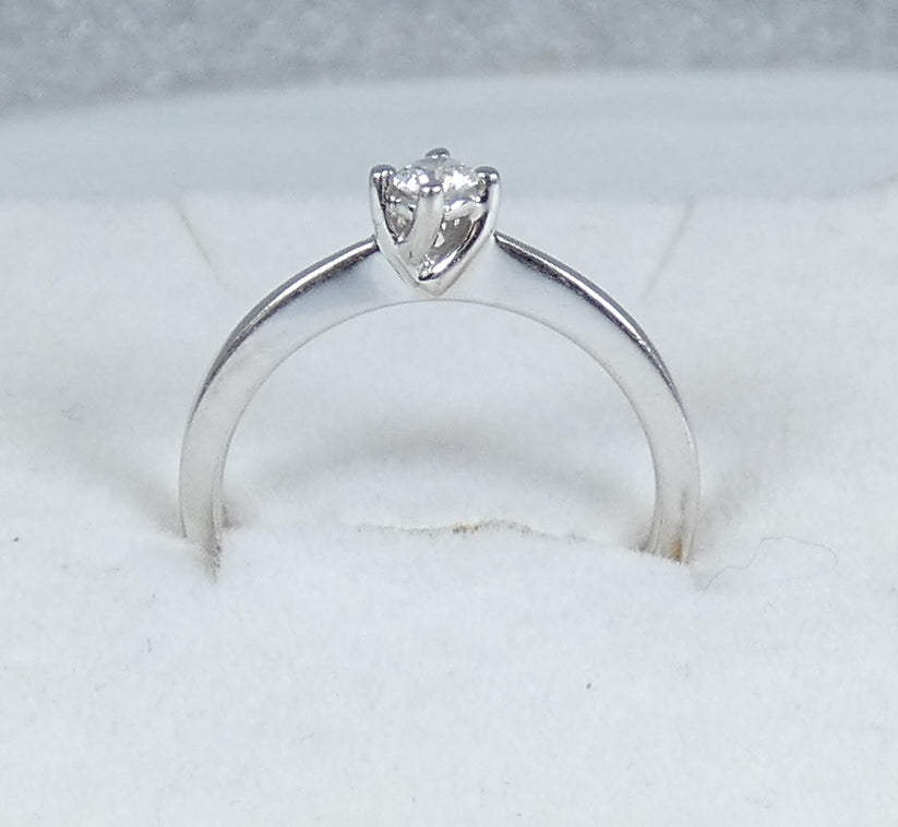 Solid 18ct White Gold 0.15ct Diamond Solitaire Engagement Dress Ring Size 5 J 49
