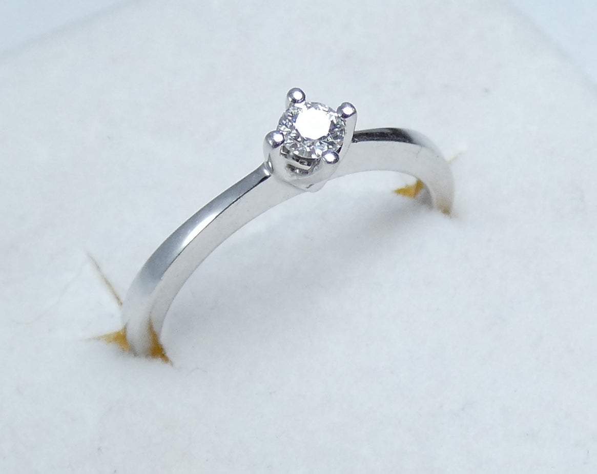 Solid 18ct White Gold 0.15ct Diamond Solitaire Engagement Dress Ring Size 5 J 49