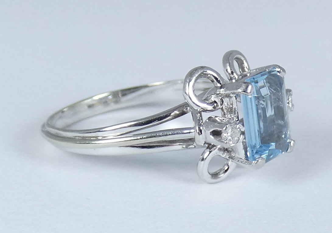 Solid 18ct White Gold 1ct Aquamarine & Diamond Dress Scroll Ring Size 6.5 M 52