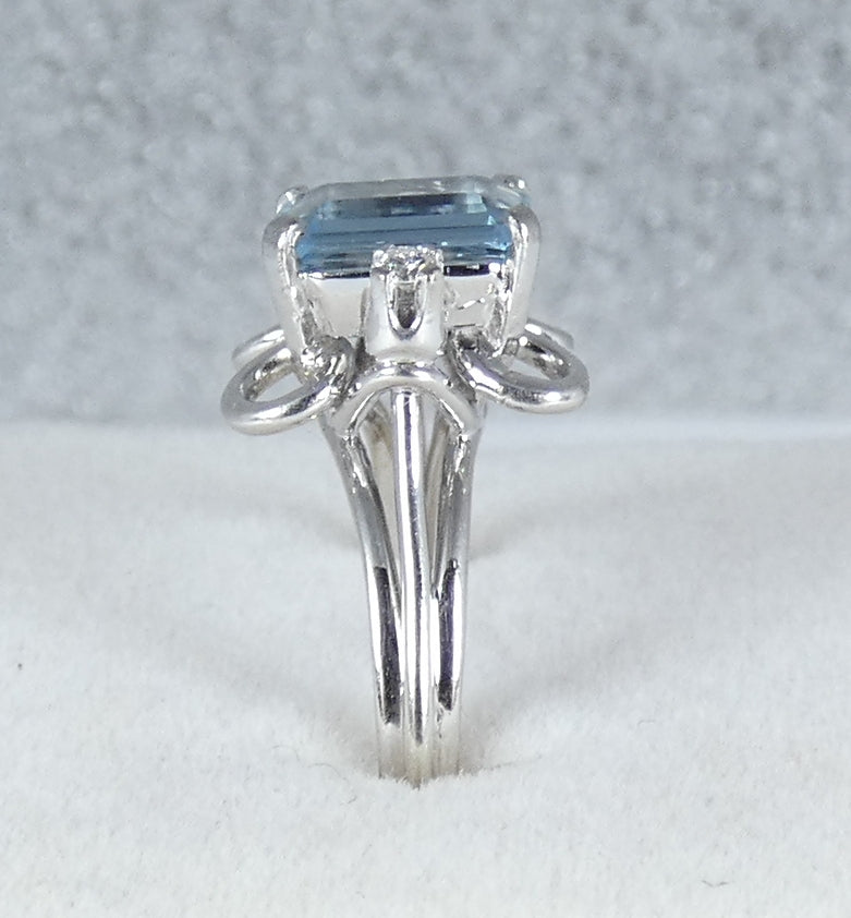 Solid 18ct White Gold 1ct Aquamarine & Diamond Dress Scroll Ring Size 6.5 M 52