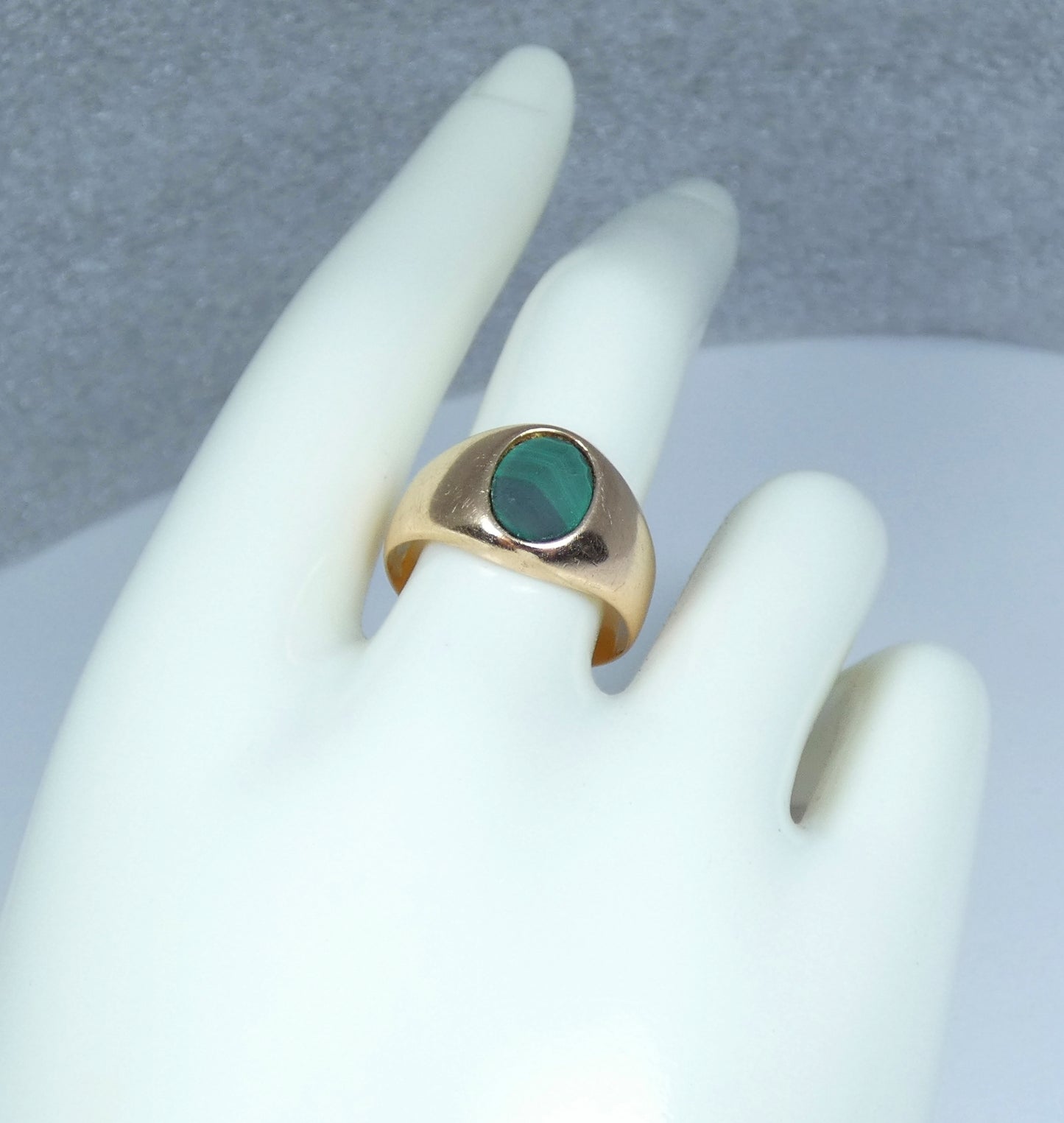 Vintage Solid 18ct Yellow Gold Malachite Signet Solitaire Dress Ring 8.5 Q 58