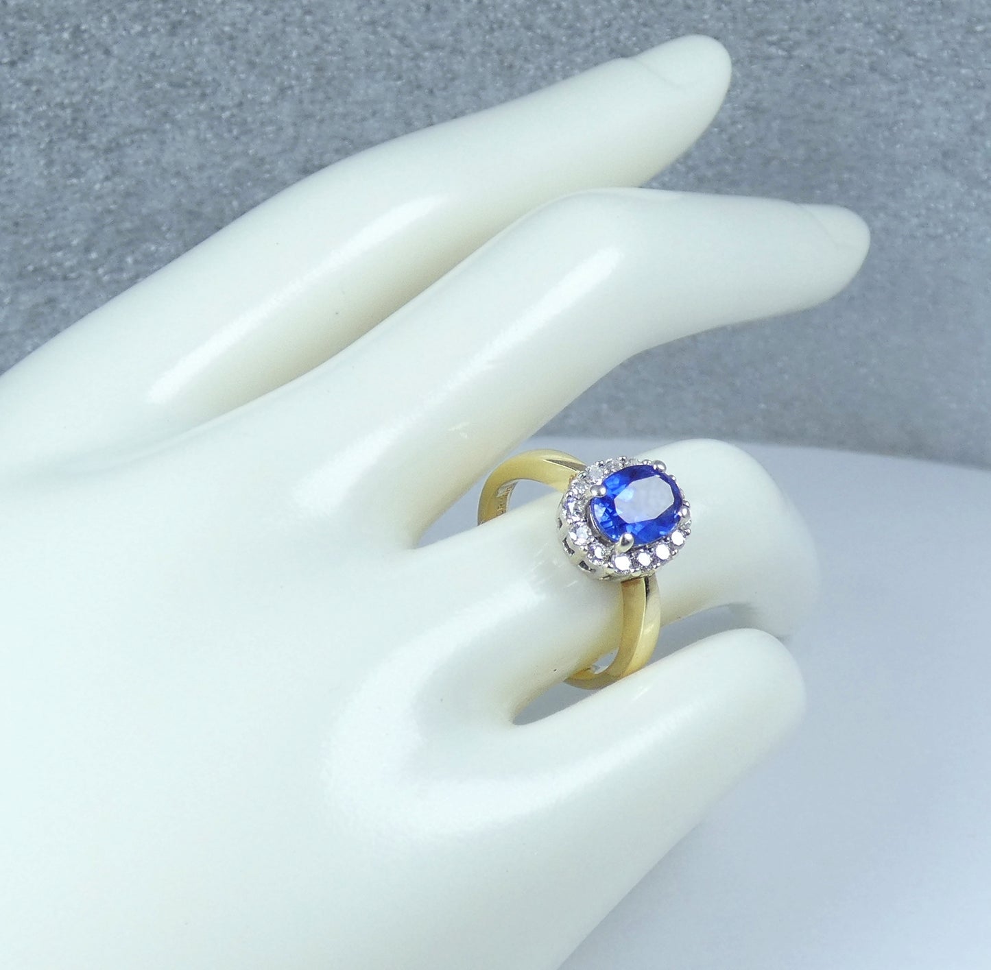 Solid 10ct Yellow Gold Ceylon Sapphire & Diamond Diana Dress Ring Size 6.5 M 52