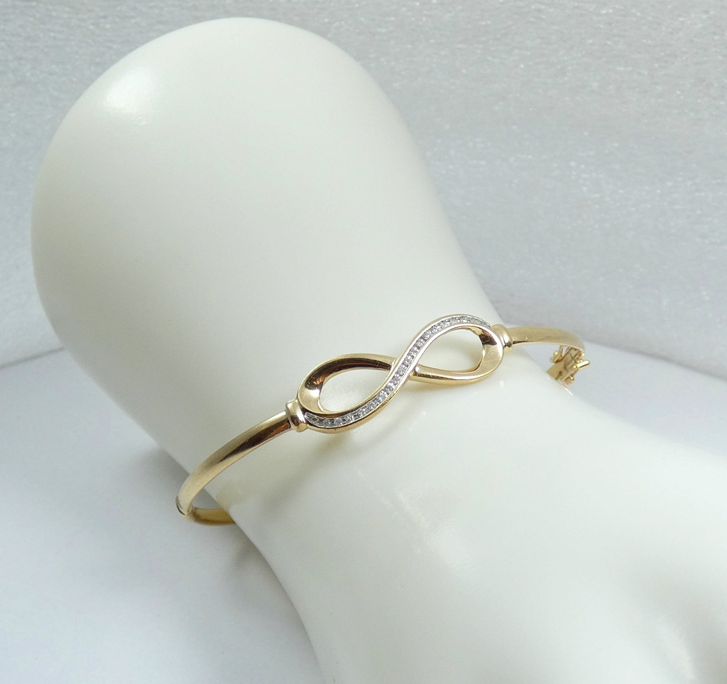 Solid 9ct Yellow Gold & Diamond Infinity Crossover Hinged Bangle Xover Bracelet