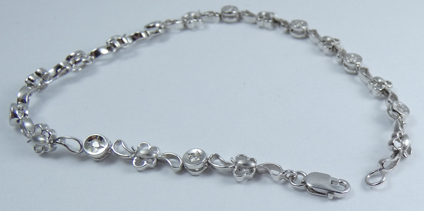 Solid 18ct White Gold & 0.5ct Diamond Butterfly Panel 17.5cm 7.5" Chain Bracelet