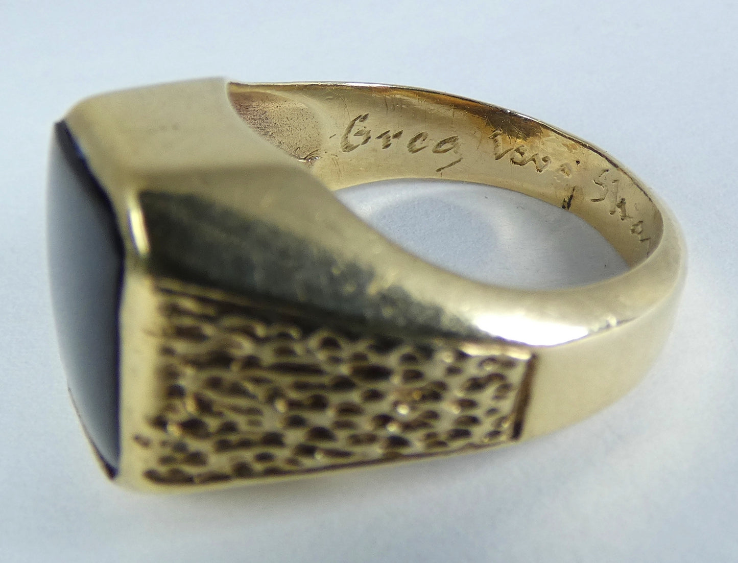 Vintage Heavy 1977 Solid 9ct Yellow Gold & Onyx Signet Cocktail Ring Size 8 P 56