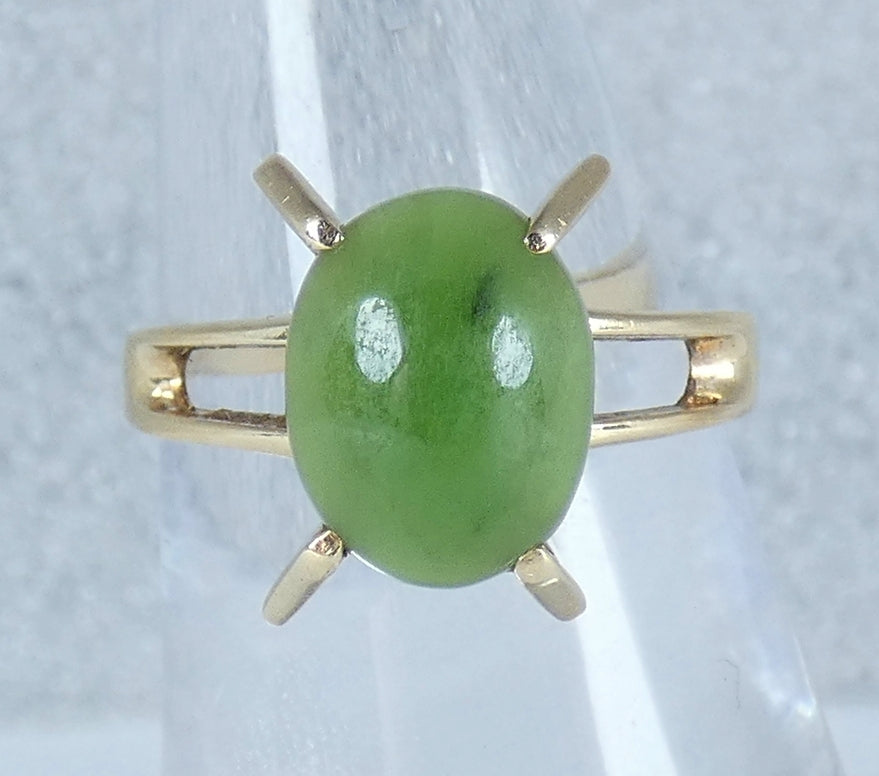 Vintage Retro Solid 9ct Yellow Gold Green Jade Cocktail Dress Ring Size 7.5 O 55